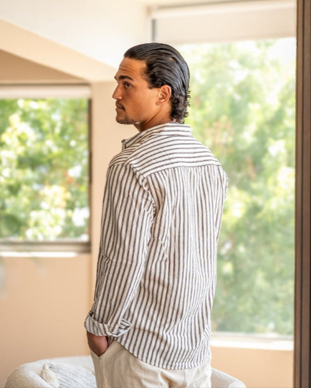 Classic Vertical Stripe Men's Tailored Fit Shirt - Premium Cotton Blend